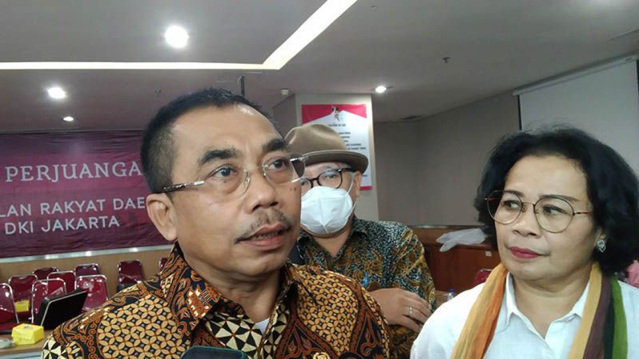 Anggota DPRD DKI Jakarta Gembong Warsono. ANTARA/Dewa Ketut Sudiarta Wiguna/aa.