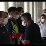 General Manager Bandara Sam Ratulangi Minggus E T Gandeguai saat menutup Posko Nataru 2022/2023 di Manado, Sulut, Jumat (6/1/2023). ANTARA/Nancy L Tigauw-1672994135