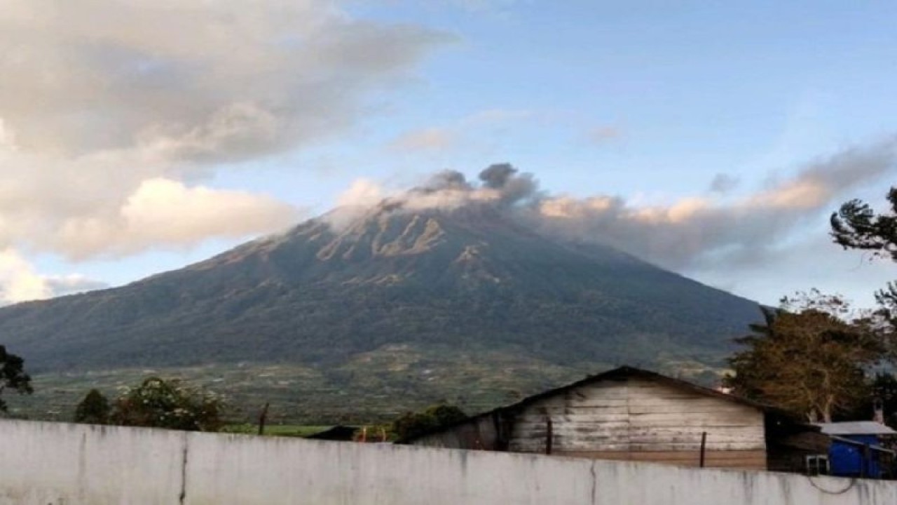 Gunung Kerinci di Provinsi Jambi .(FOTO ANTARA/HO/yani)