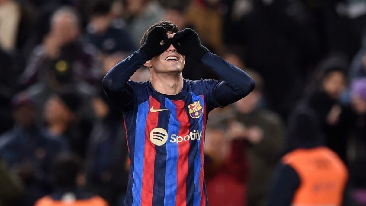 Gelandang Barcelona Pedri Gonzalez merayakan gol yang dicetaknya ke gawang Getafe, pada pertandingan Liga S