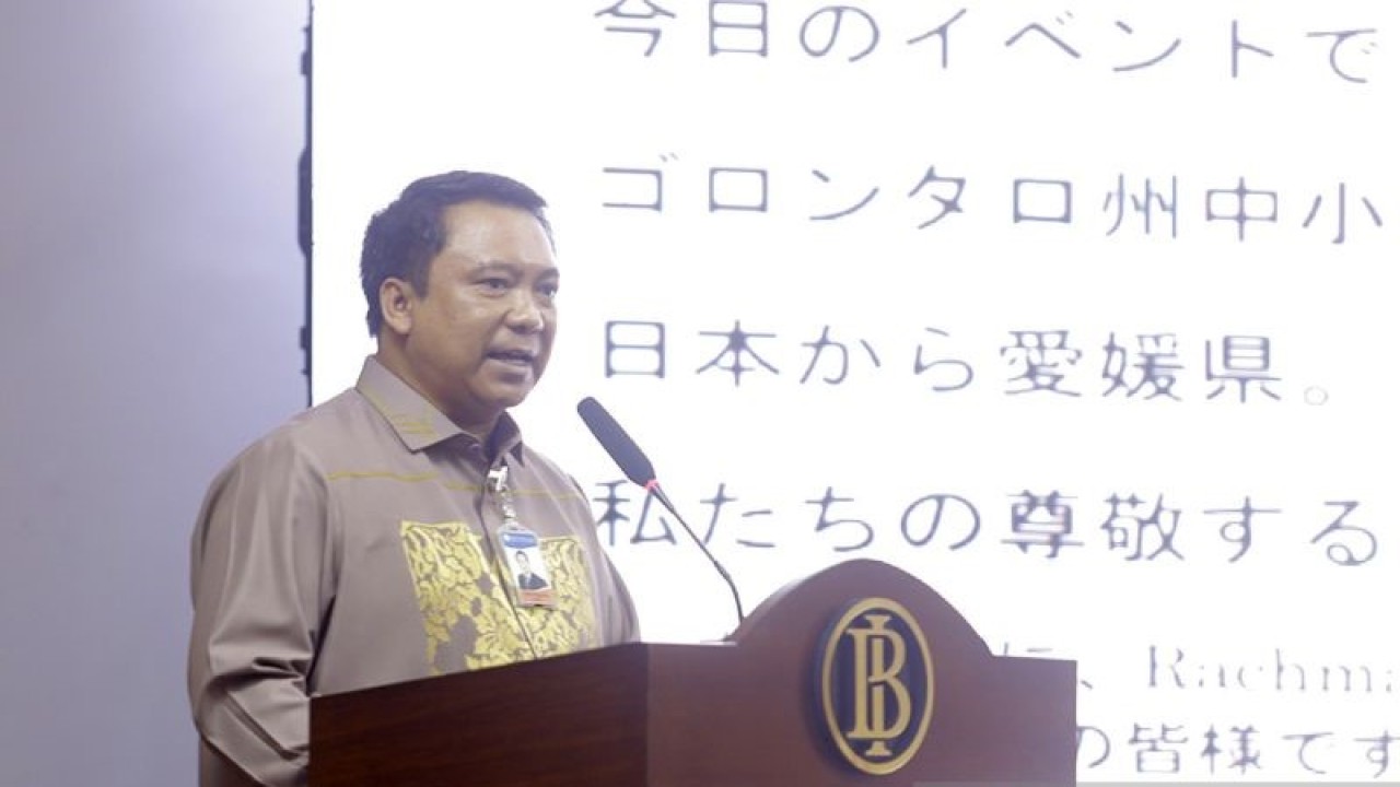 Kepala KPw BI Provinsi Gorontalo, Dian Nugara memberikan sambutan pada kegiatan Gorontalo Micro, Small, and Medium Enterprises (MSME) Trade Promotion di Ballroom Kantor Perwakilan BI Gorontalo di Kota Gorontalo, Gorontalo, Kamis (19/1/2023). Kegiatan tersebut dilakukan sebagai dukungan kepada pelaku usaha dan UMKM dalam mendorong perluasan akses sekaligus peningkatan ekspor Provinsi Gorontalo. ANTARA/Adiwinata Solihin