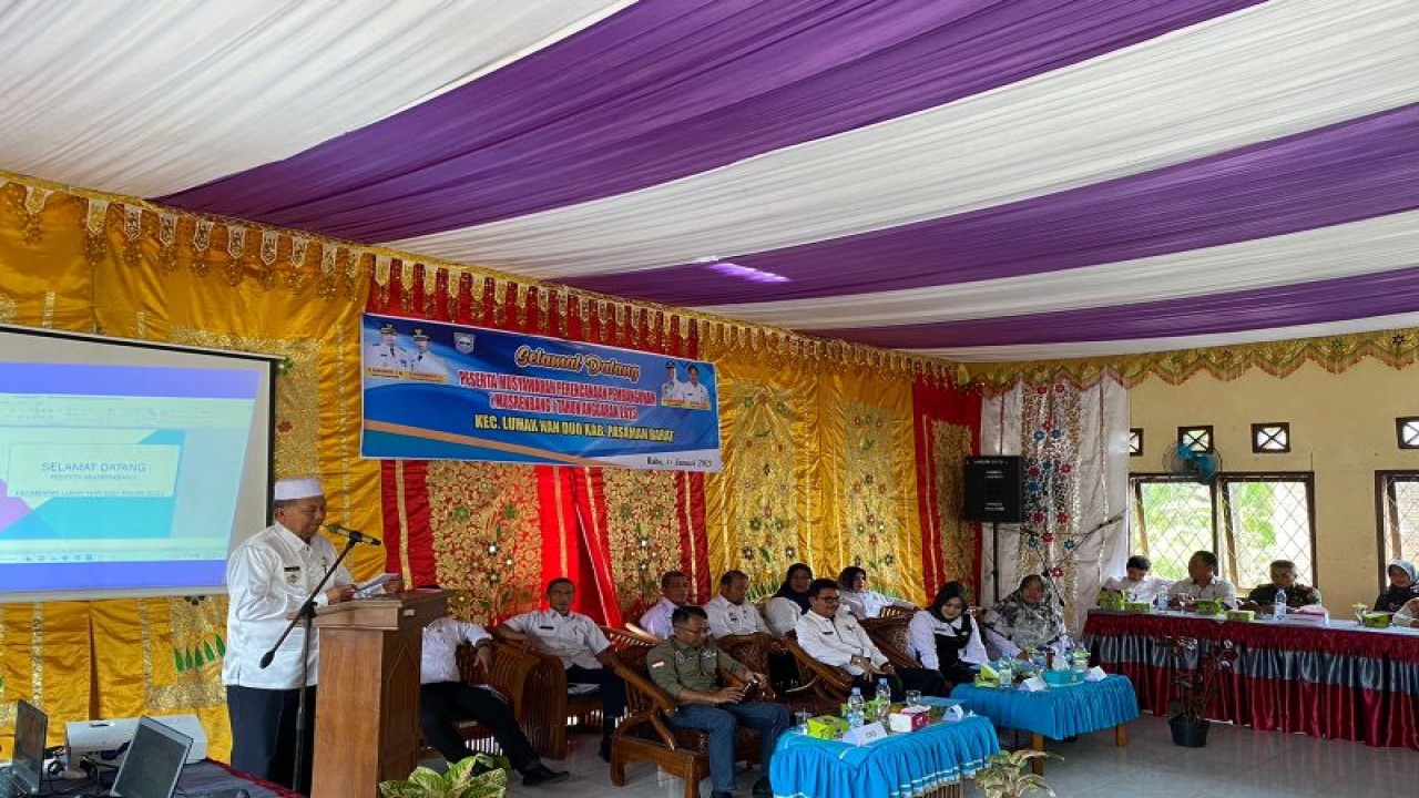 Bupati Pasaman Barat Hamsuardi saat menghadiri Musyawarah Rencana Pembangunan di Kecamatan Luhak Nan Duo, Kamis (26/1/2023).