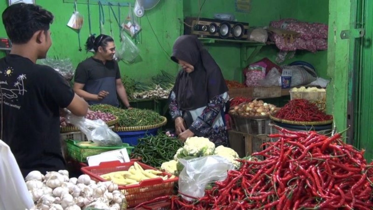 Harga cabai merah di pasar Tradisional Modern Kota Bengkulu capai Rp45 ribu. ANTARA/Anggi Mayasari
