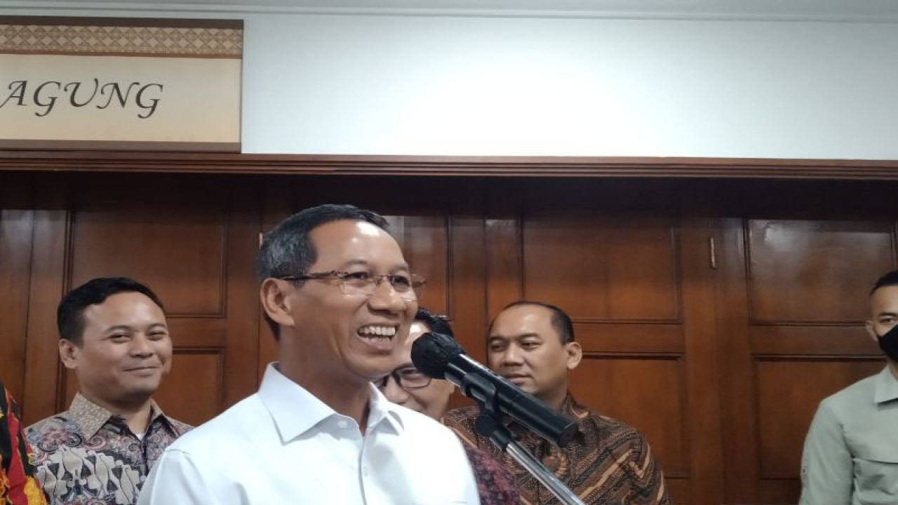 Penjabat Gubernur DKI Heru Budi Hartono di Balai Kota Jakarta, Selasa (27/12/2022). ANTARA/Dewa Ketut Sudiarta Wiguna