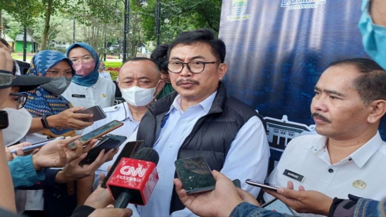 Kepala Dinas Pendidikan Kota Bandung Hikmat Ginanjar. (ANTARA/HO-Humas Pemkot Bandung)