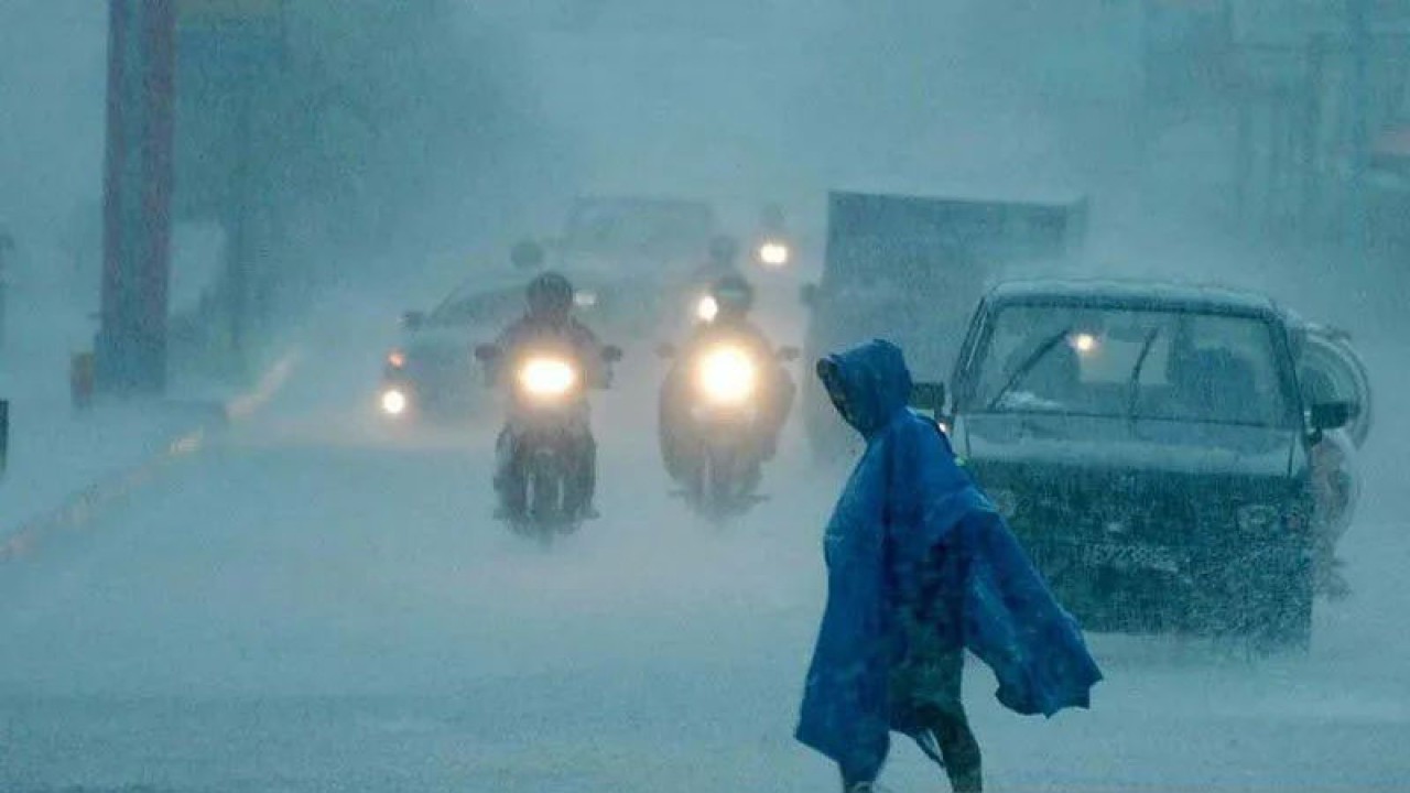 Ilustrasi, Masyarakat diimbau waspadai hujan ekstrem jelang Imlek. (ANTARA)