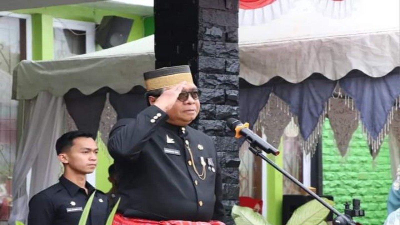 Sekertaris Daerah Sekda Sulbar Muhammad Idris Dp pada acara peringatan hari amal bakti Kementrian Agama di Mamuju, Selasa (03/1/2022) ANTARA Foto/ M Faisal Hanapi