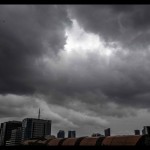 Ilustrasi. Awan mendung terlihat di kawasan Kuningan, Jakarta, Selasa (27/12/2022).-1672537338