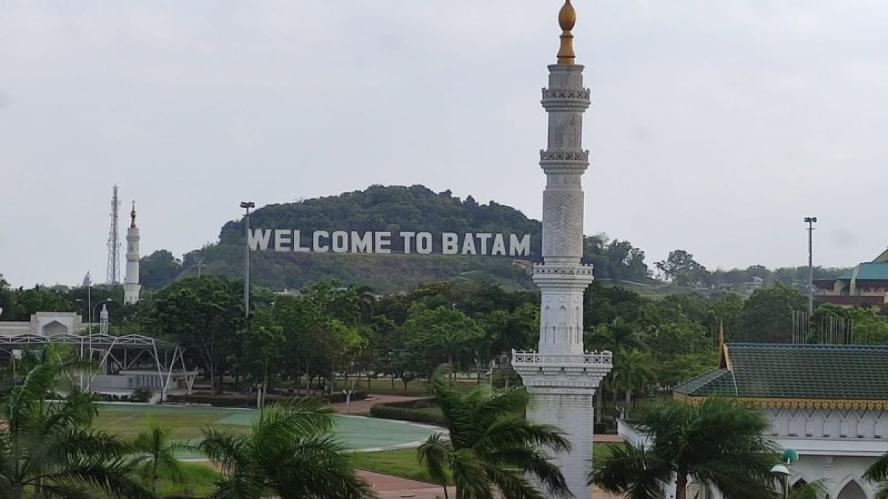 Ilustrasi - Ikon kota, "Welcome to Batam" di Kota Batam, Kepulauan Riau. ANTARA/Naim.