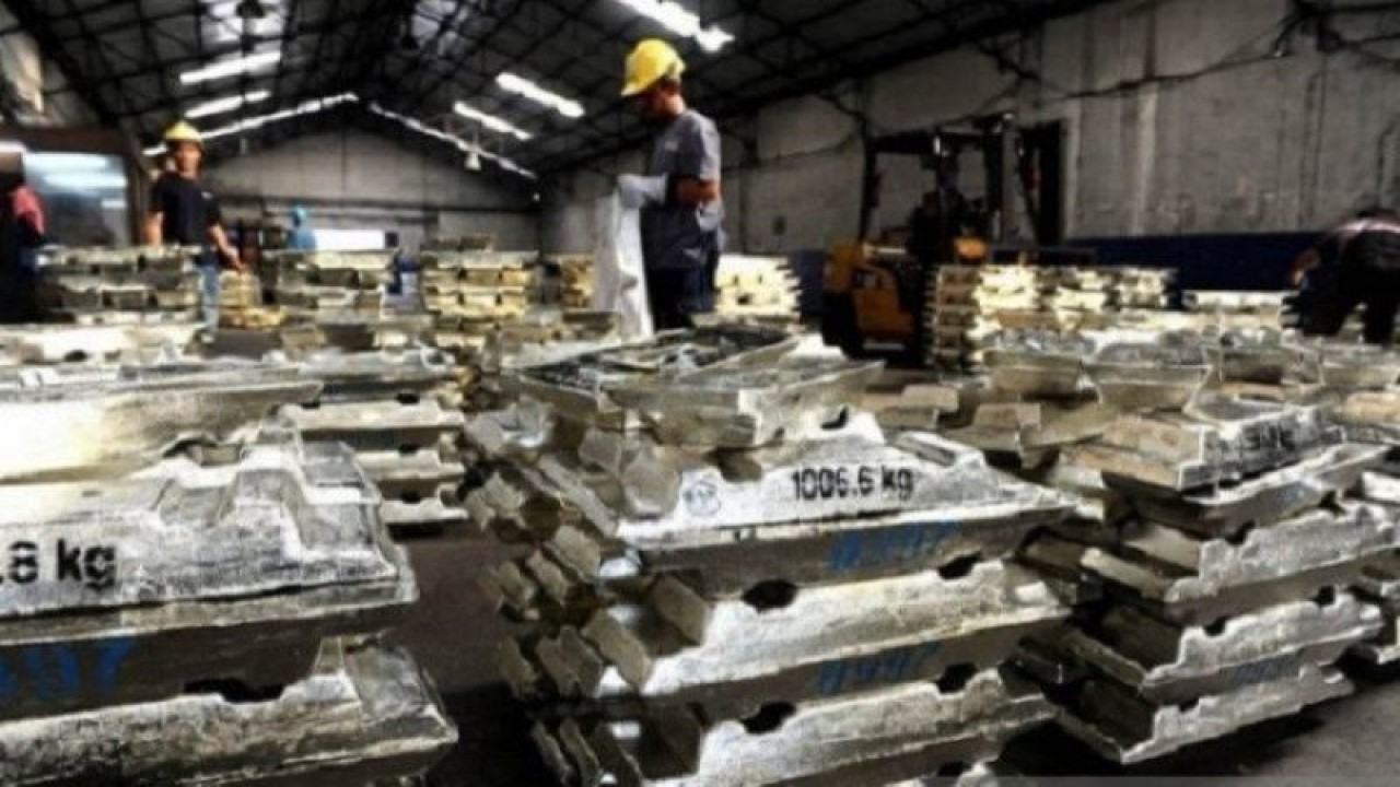 Ilustrasi, Komoditas timah siap ekspor ke berbagai negara tujuan ekspor. ANTARA (Aprionis)