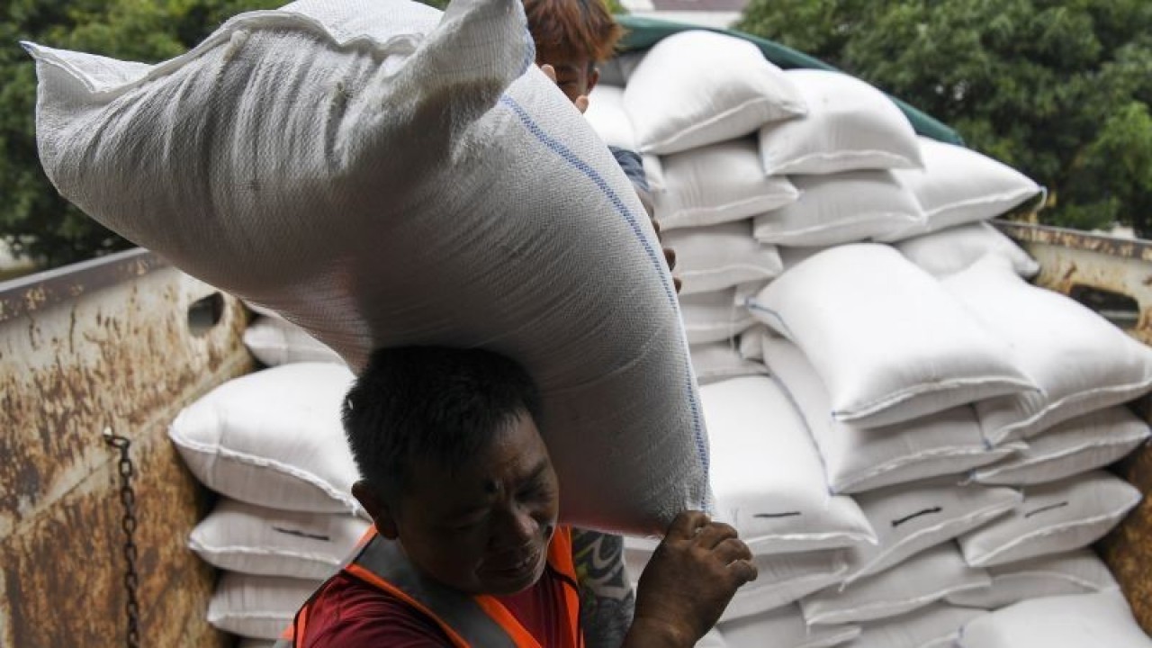 Ilustrasi - Perum Bulog Subdivre Bangka Provinsi Kepulauan Bangka Belitung memastikan stok beras medium cukup. (ANTARA)