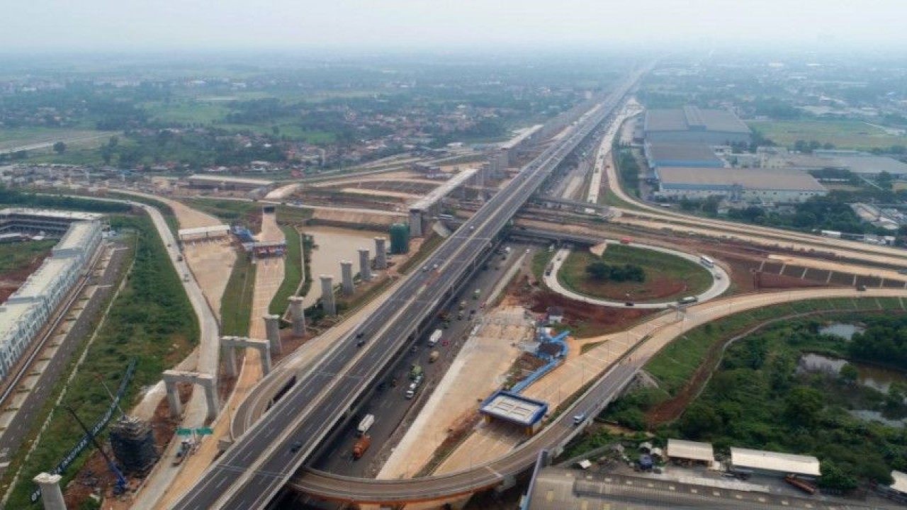 Ilustrasi - Proyek Strategis Nasional Jalan Tol. ANTARA/Pradita Kurniawan Syah/am.
