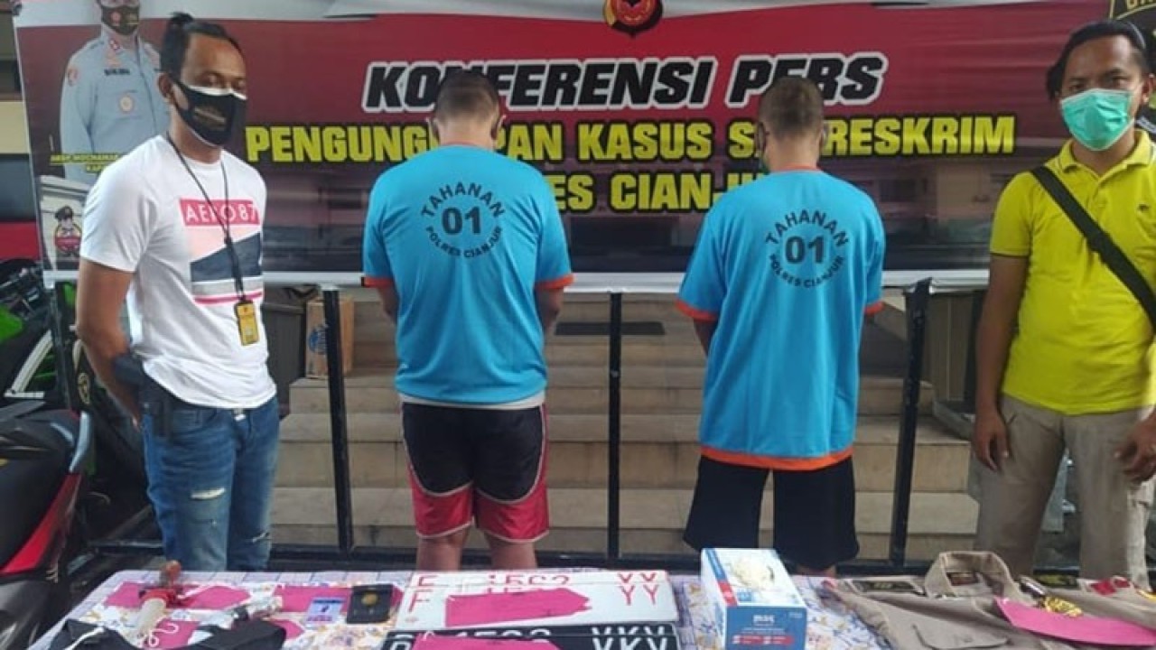 Ilustrasi wartawan gadungan ditunjukkan polisi. ANTARA/Ahmad Fikri