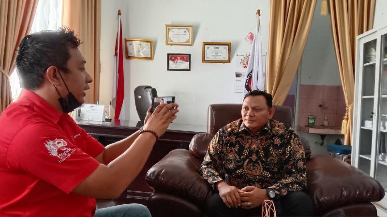 Ketua KPU Kabupaten Mukomuko Irsyad Kamarudin, Senin (23/1/2022) ANTARA/Ferri.