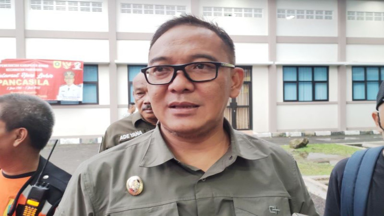 Plt Bupati Bogor Iwan Setiawan di Cibinong, Kabupaten Bogor, Jawa Barat. ANTARA/M Fikri Setiawan.