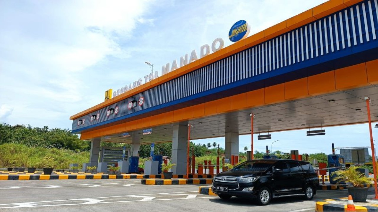 PT Jasamarga Manado-Bitung menyebutkan percepatan pembangunan Kawasan Ekonomi Khusus (KEK) industri Bitung akan mendorong peningkatan arus kendaraan yang masuk jalan tol Manado-Bitung. ANTARA/Karel A Polakitan