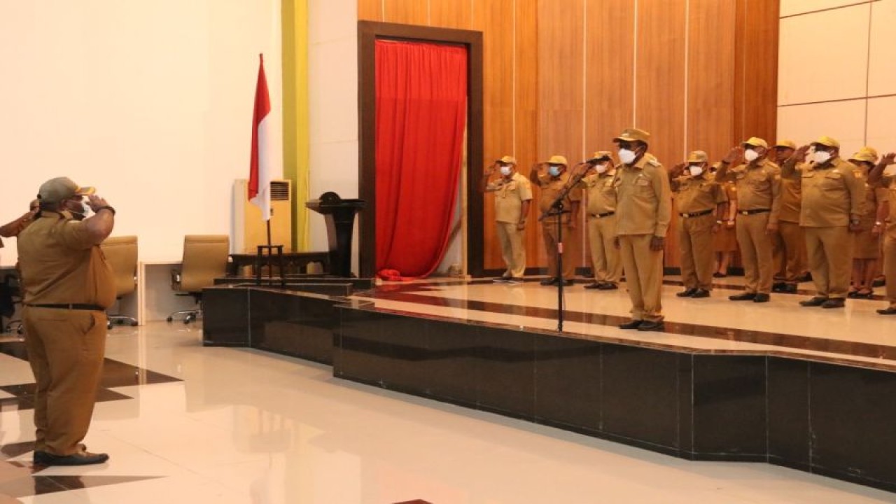 Suasan apel pagi yang berlangsung di Aula Sian Soor Kantor Wali Kota Jayapura, Senin (9/1/2023). (ANTARA/HO-Humas Pemkot Jayapura)