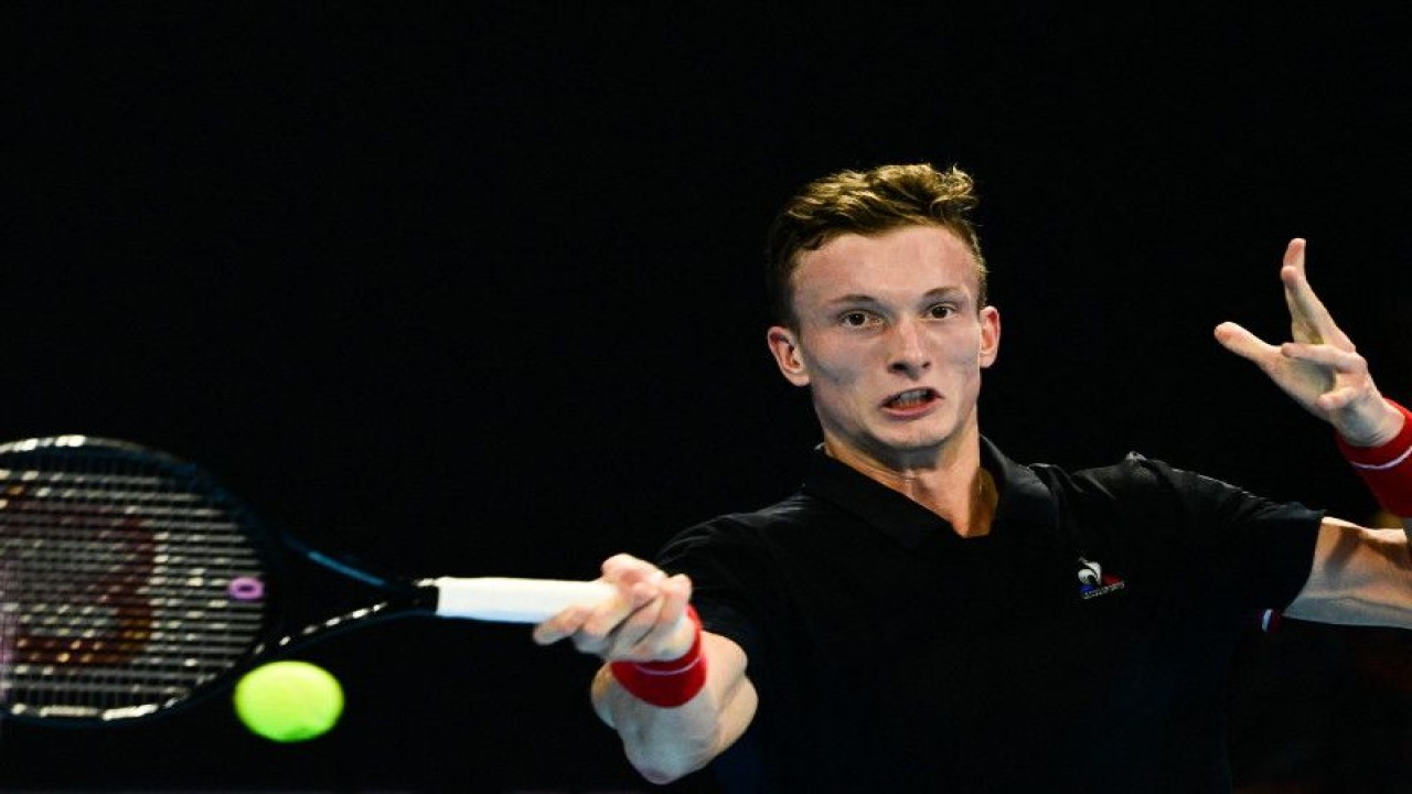 Foto arsip - Petenis Republik Ceko Jiri Lehecka saat pertandingan melawan Brandon Nakashima dari AS pada turnamen Next Generation ATP 12 November 2022 in Milan. (ANTARA/AFP/MIGUEL MEDINA)