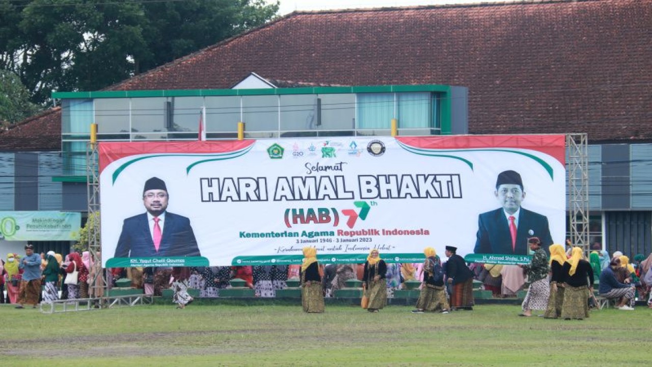 Upacara Peringatan Hari Amal Bhakti Ke-77 Kementerian Agama tingkat Kabupaten Bantul, DIY, di Lapangan Paseban Bantul, Selasa (3/1/2023). (ANTARA/HO-Humas Pemkab Bantul)