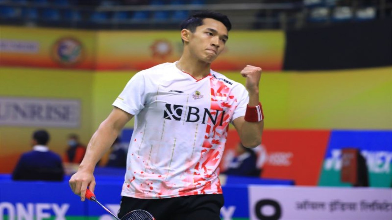 Jonatan Christie lolos ke babak perempat final India Open 2023 usai menundukkan Zhao Jun Peng di New Delhi, Kamis. (ANTARA/HO-PP PBSI)