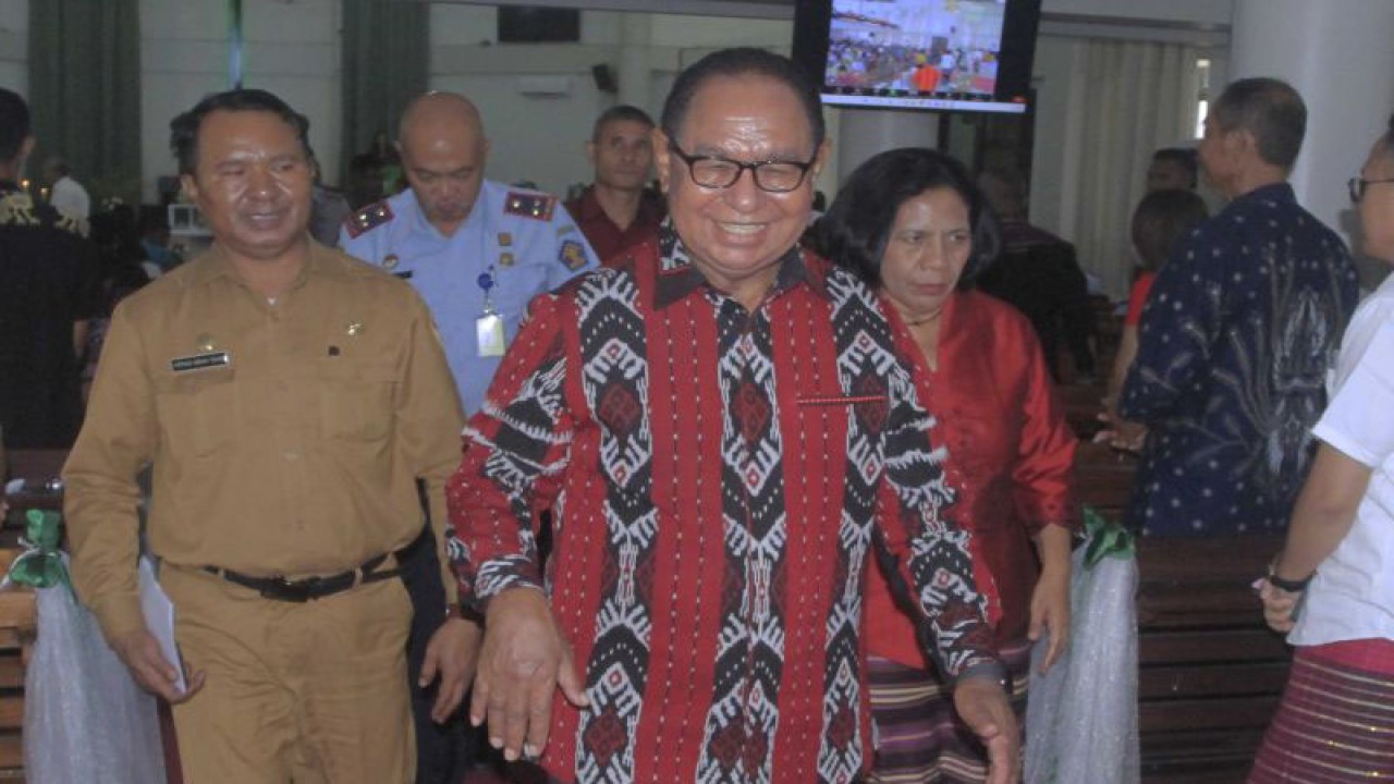 Wakil Gubernur NTT, Josef Nae Soi, saat menghadiri acara Natal bersama Kemenkumham NTT di Kupang, Senin (9/1). ANTARA/Kornelis Kaha