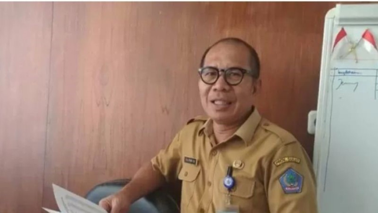 Kabid Daglu Dinas Perindustrian dan Perdagangan Sulut Darwin Muksin, di Manado, Sabtu (21/1/2023). ANTARA/Nancy L Tigauw. (1)