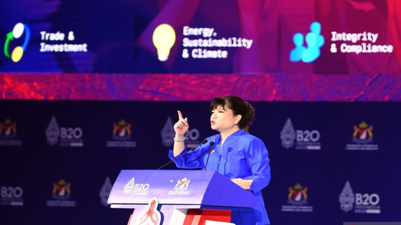 Dokumentasi. Chair of B20 Indonesia Shinta Widjaja Kamdani menyampaikan sambutan pada pembukaan B20 Summit Indonesia 2022 di BNDCC, Nusa Dua, Badung, Bali, Minggu (13/11/2022). ANTARA FOTO/Media Center G20 Indonesia/M Agung Rajasa/nym. (ANTARA FOTO/M Agung Rajasa)