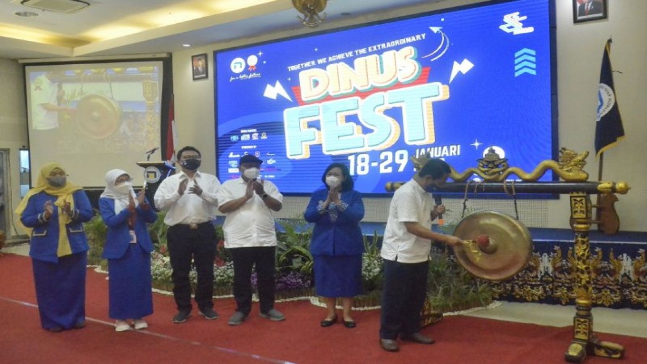 Pembukaan Dinus Festival 2023 di kampus Udinus Semarang, Jateng, Rabu (18/1/2023) . (FOTO ANTARA/ HO-Udinus Semarang)