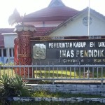 Kantor Dinas Pendidikan Biak Jalan Mandala. ANTARA/Muhsidin-1674184234