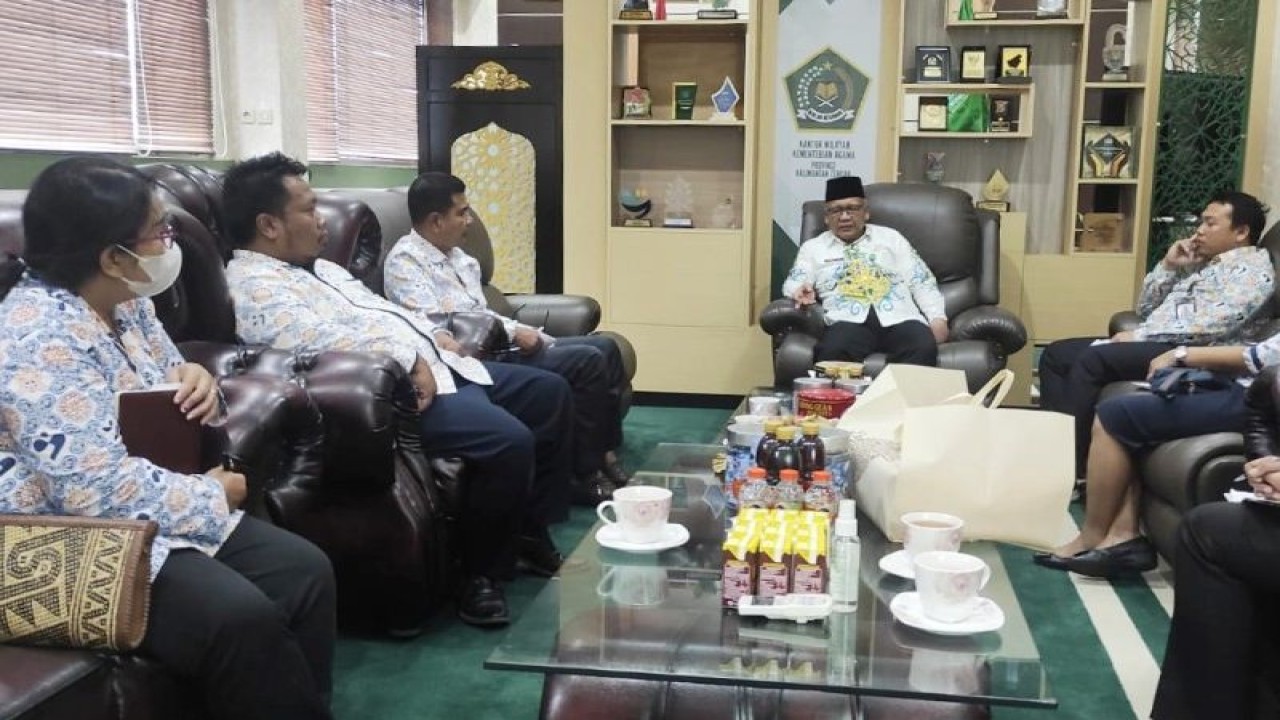 Jajaran Kantor Perwakilan BKKBN-Kanwil Kemenag Kalteng bertemu untuk meningkatkan sinergi, program dan kegiatan di lapangan, Palangka Raya, (5/1/2023). (ANTARA/HO-BKKBN)