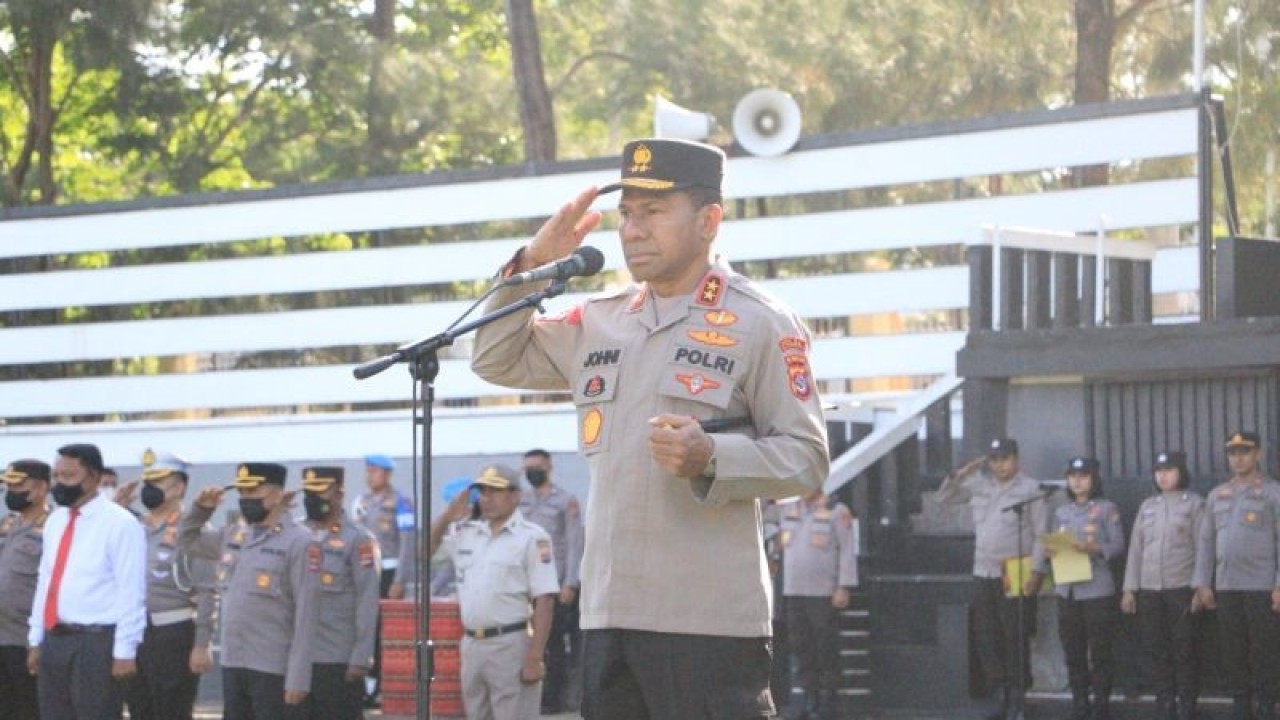 Arsip . Kapolda NTT Irjen Pol Johanis Asadoma saat memimpin apel di Mapolda NTT beberapa waktu lalu. ANTARA/Kornelis Kaha