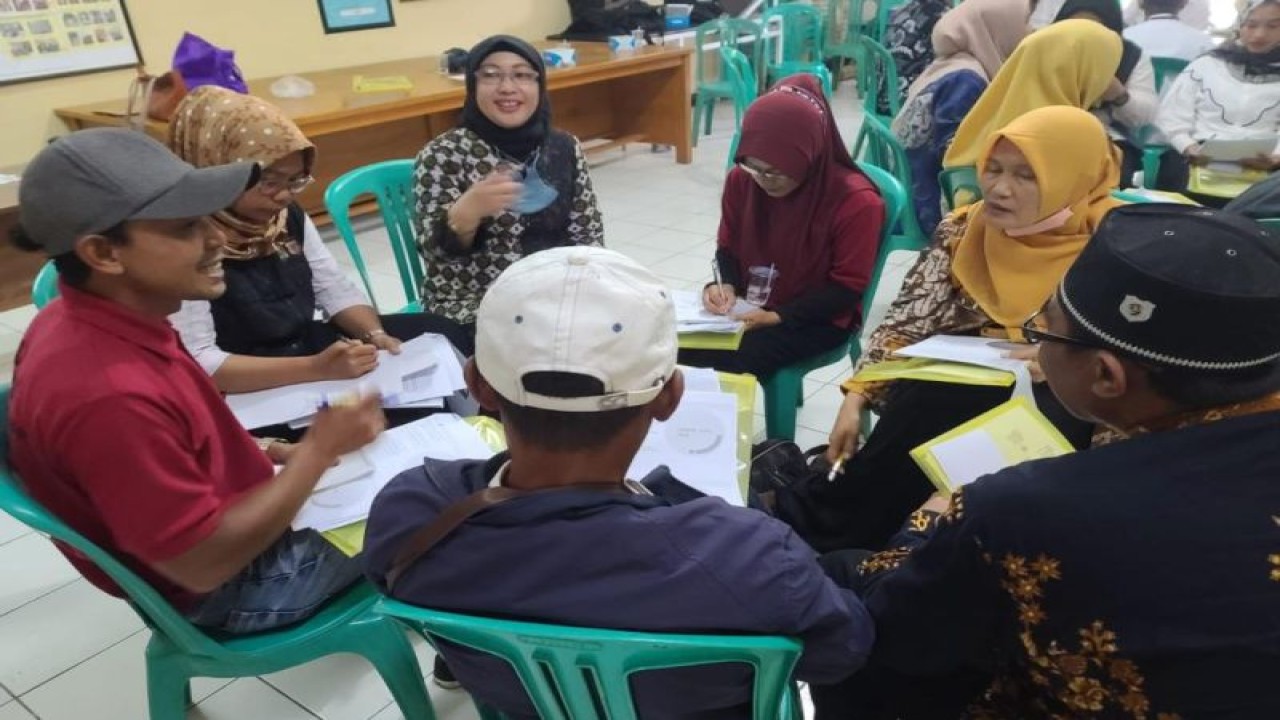 Kegiatan Pengmas FIA UI di Desa Balekambang Sukabumi Jabar. (ANTARA/Foto: Humas UI)