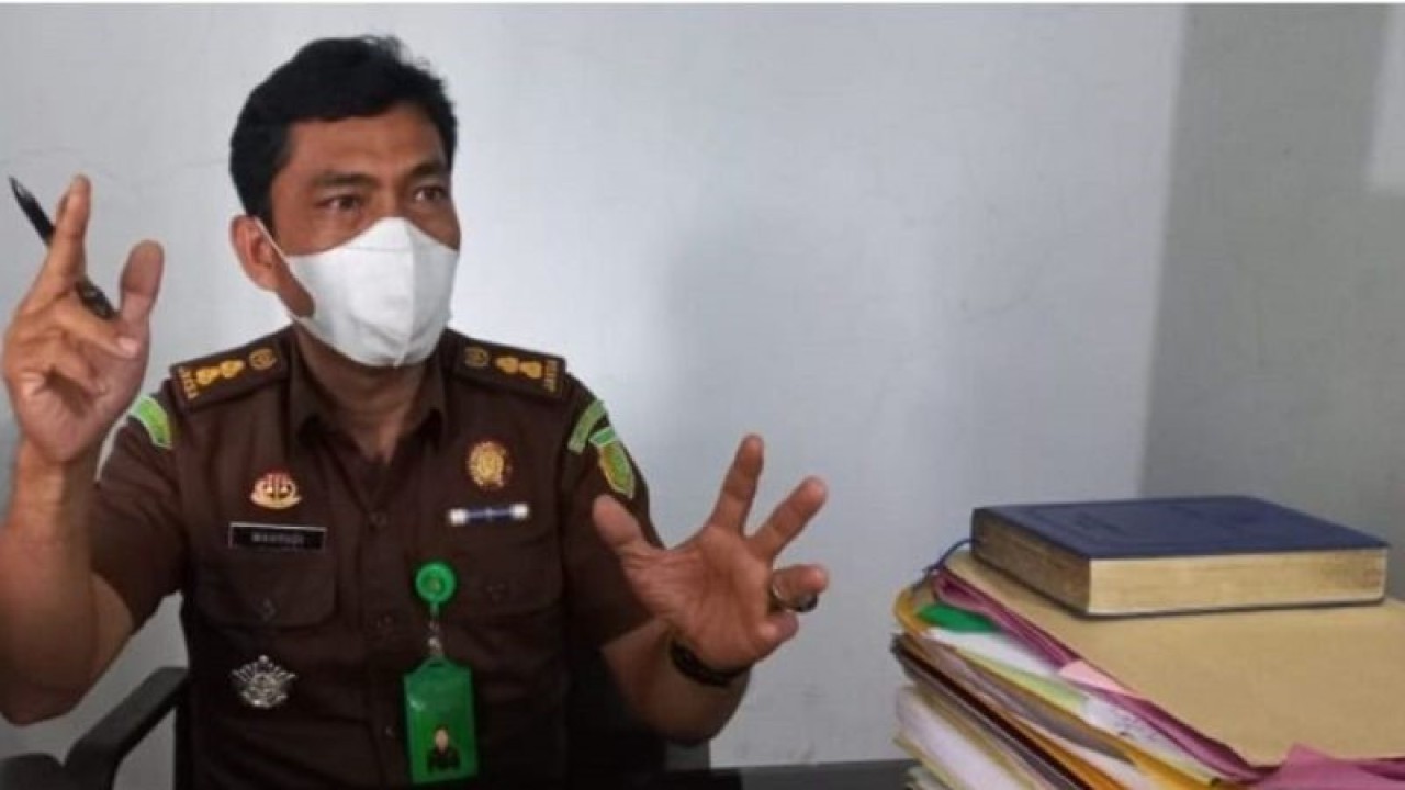 Kasi Penkum dan Humas Kejati Maluku Wahyudi Kareba, SH membenarkan adanya permintaan keterangan dan klarifikasi atas Kim Davids Markus dalam perkara dugaan suap dan gratifikasi, Kamis (5/1/2023). ANTARA/Daniel