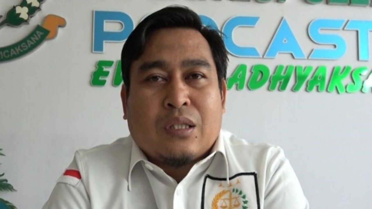 Kepala Seksi Penerangan Hukum Kejati Sulsel Soetarmi memberikan keterangan kepada wartawan di kantor Kejaksaan Tinggi Sulawesi Selatan, di Makassar, Jumat (20/1/2023). ANTARA/Darwin Fatir.