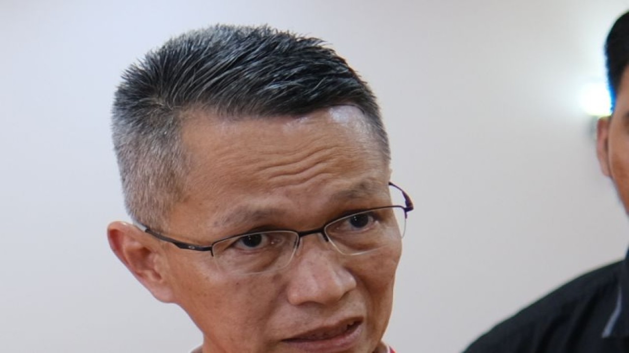 Kepala Badan Kepegawaian dan Pengembangan Sumber Daya Manusia Kapuas Hulu Rudolfus Adji. ANTARA (Teofilusianto Timotius)