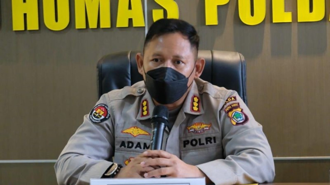 Kepala bidang Hubungan Masyarakat Polda Papua Barat Kombes Pol. Adam Erwindi (ANTARA/Tri Adi Santoso)
