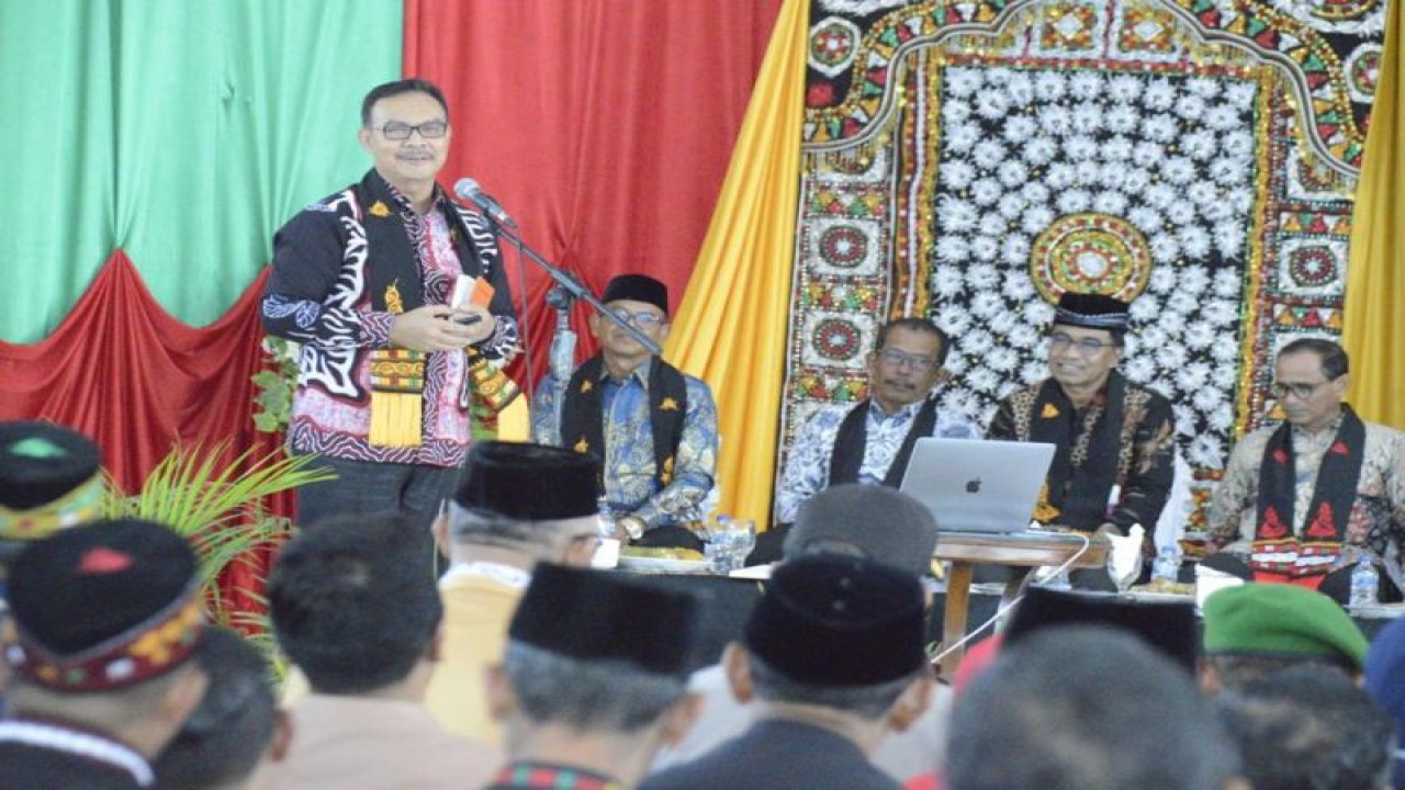 Kepala BKKBN Hasto Wardoyo saat memberikan arahan pada pemerintah Kabupaten Bener Meriah, Aceh pada Kamis (12/1/2023). (ANTARA/HO-BKKBN)