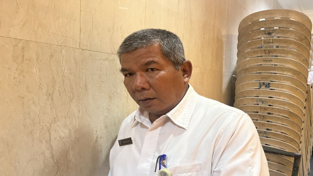 Kepala Dinas Bina Marga dan Sumber Daya Air (DBMSDA) Kota Batam Yumasnur (ANTARA/Jessica)