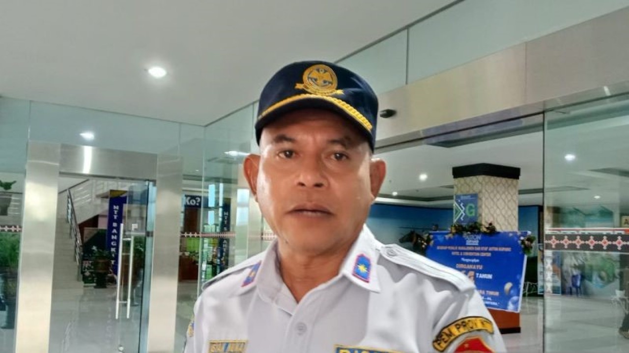 Kepala Dinas Perhubungan Provinsi Nusa Tenggara Timur Isyak Nuka. ANTARA/Benny Jahang