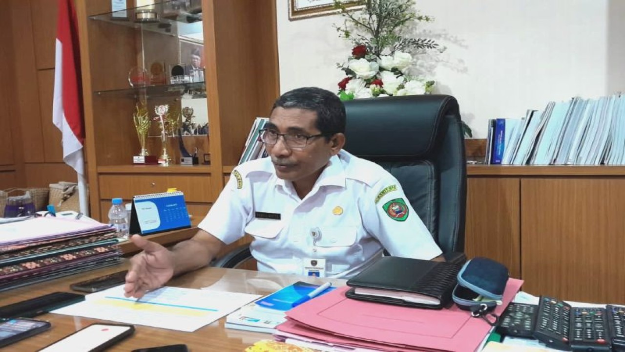 Kepala Dinas Perindag Provinsi Maluku Yahya Kota. (ANTARA/John Soplanit)