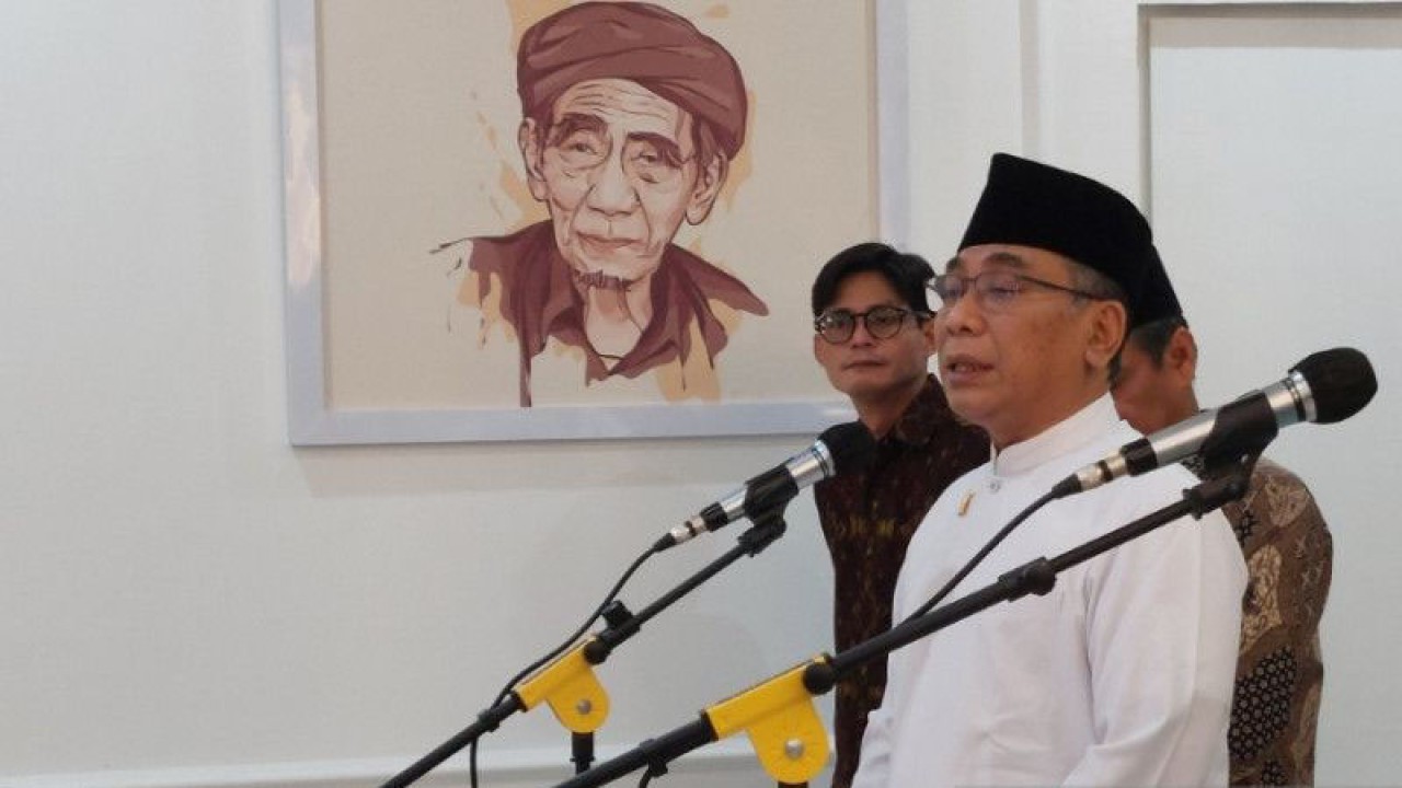 Ketua Umum PBNU KH. Yahya Cholil Staquf usai menerima kunjungan Ketua dan Anggota KPU RI di Jakarta, Rabu. (04/01/2023). (ANTARA/Boyke Ledy Watra)