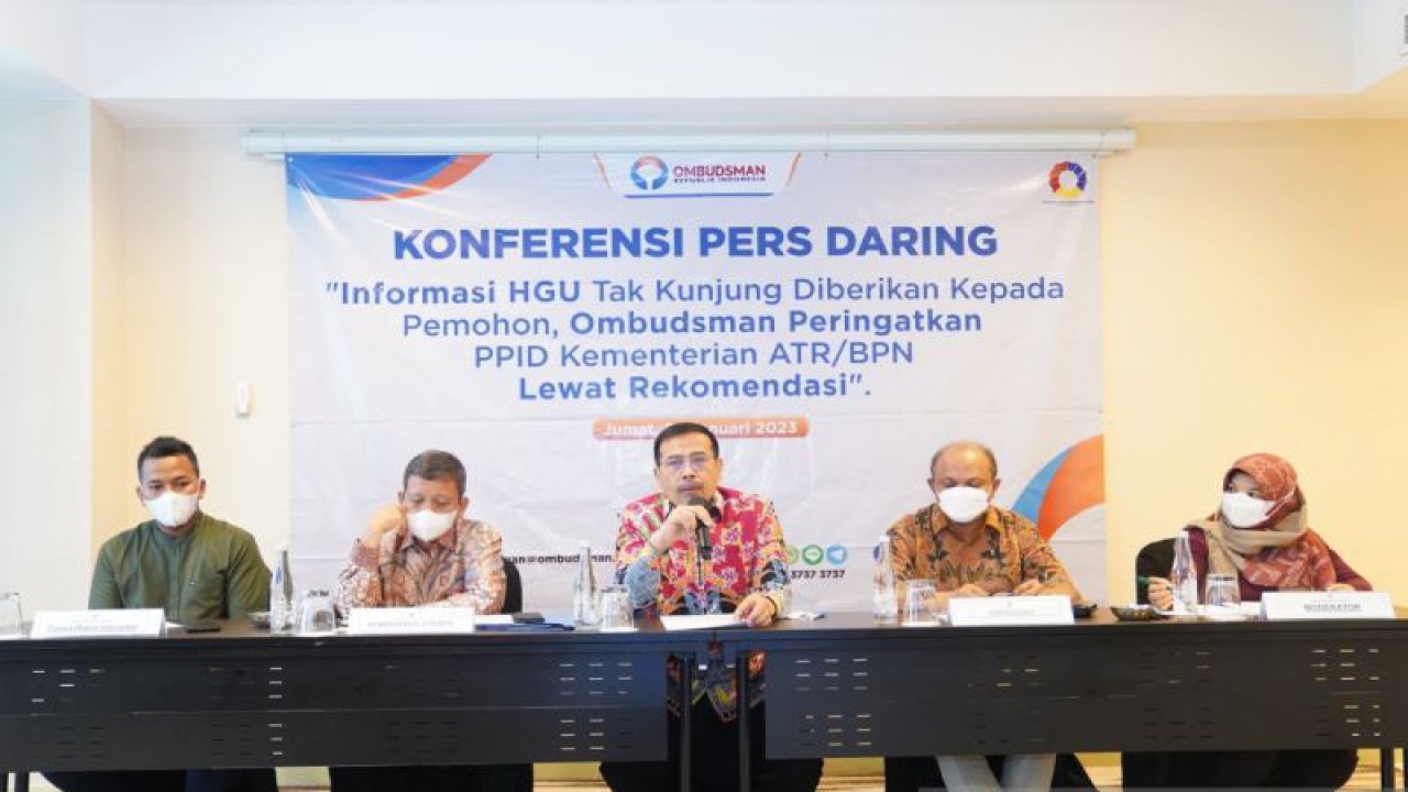 Ombudsman RI menggelar konferensi pers bertema “Informasi HGU Tak Kunjung Diberikan kepada pemohon, Ombudsman Peringatkan PPID Kementerian ATR/BPN Lewat Rekomendasi” di Jakarta, Jumat (27/1/2023). (ANTARA/HO-ORI)