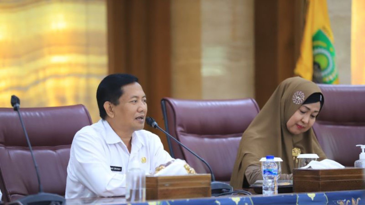 Ketua Dewan Pengurus Korpri Kota Tangerang Herman Suwarman melakukan kegiatan Sosialisasi Gampang Umrah Bareng Korpri (GUBK) bagi ASN. (ANTARA)