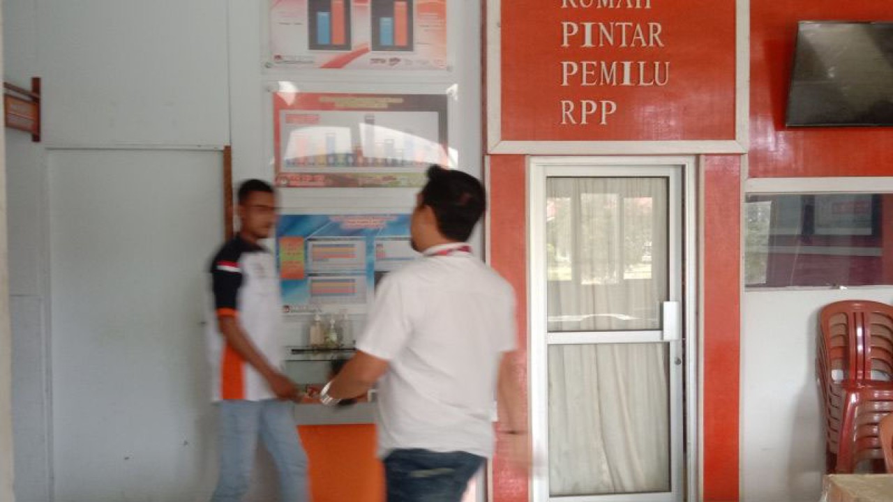 Aktivitas pegawai di Sekretariat KPU Kabupaten Mukomuko, Rabu (25/1/2023) ANTARA/Ferri.