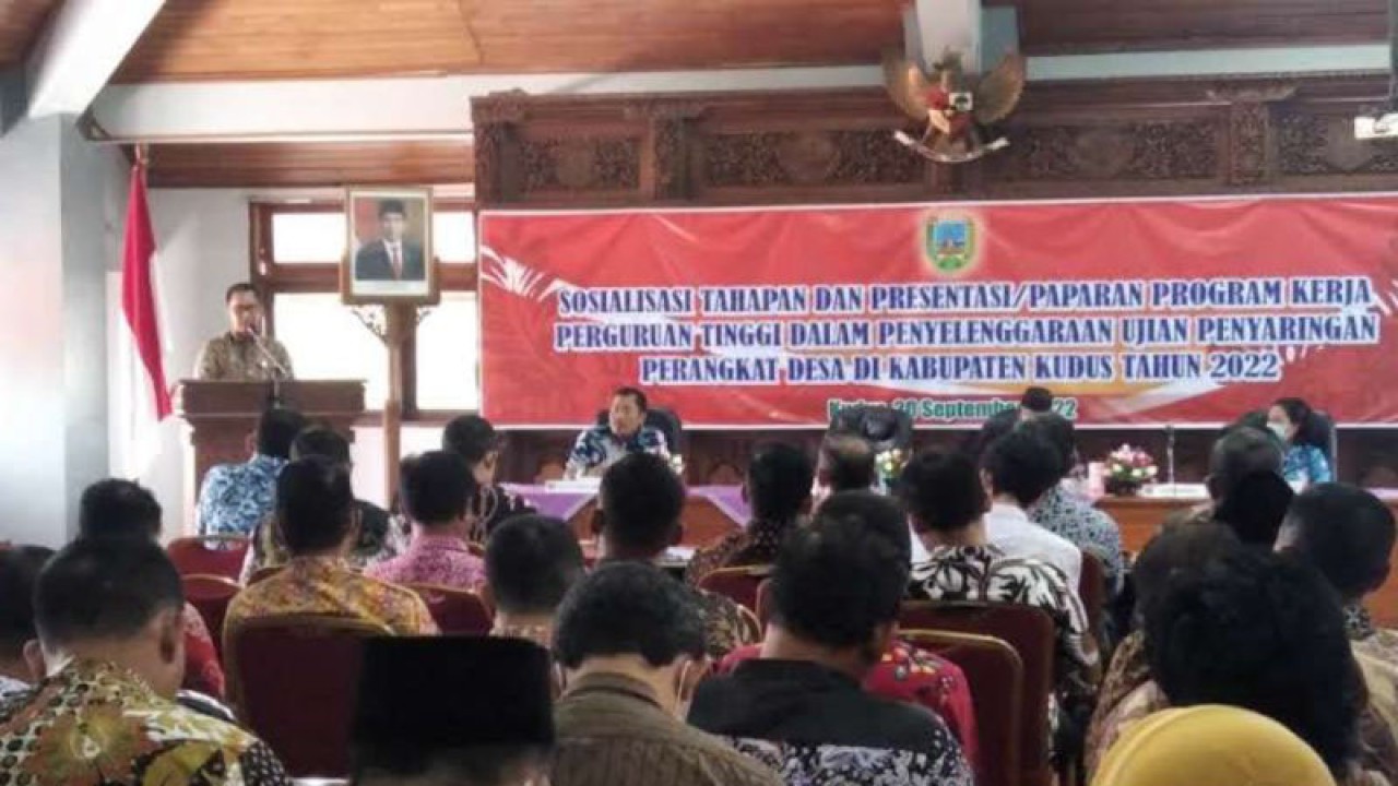 Paparan perguruan tinggi beberapa waktu lalu di Kabupaten Kudus, Jawa Tengah, terkait pelaksanaan seleksi perangkat desa. (ANTARA/Akhmad Nazaruddin Lathif)