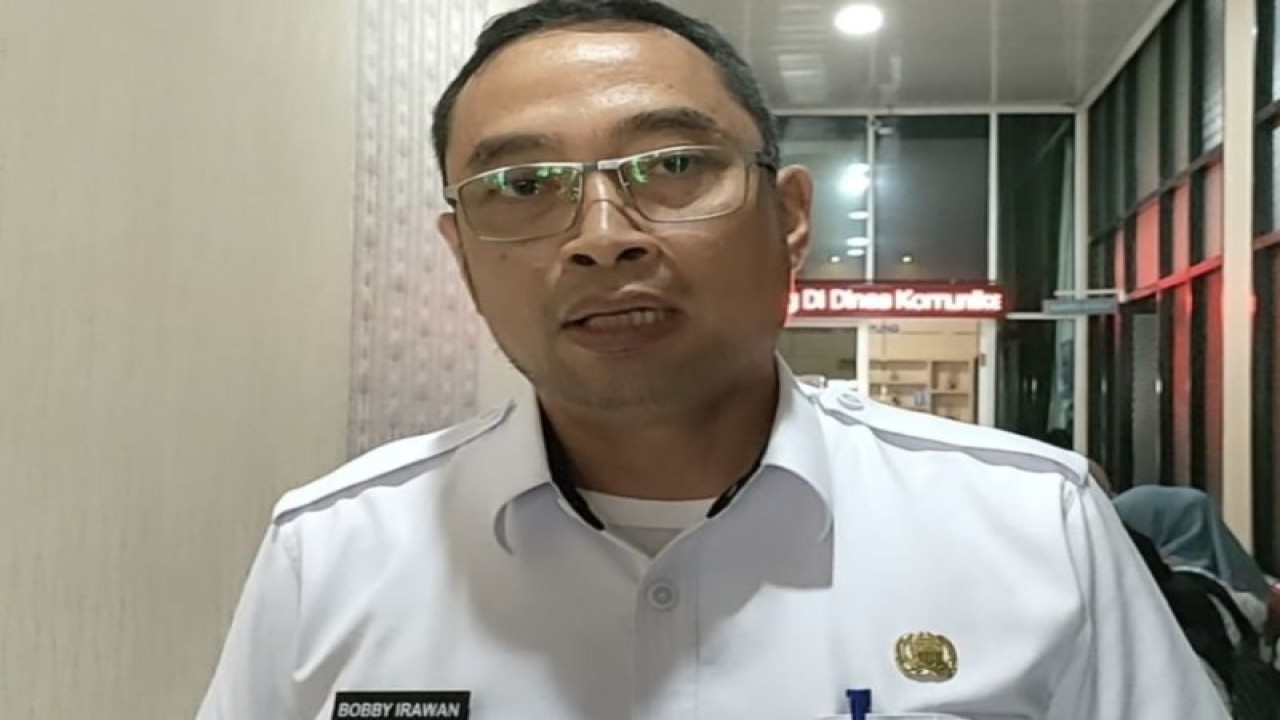 Kepala Dinas Pariwisata dan Ekonomi Kreatif Provinsi Lampung Bobby Irawan saat memberi keterangan. ANTARA/Ruth Intan Sozometa Kanafi.