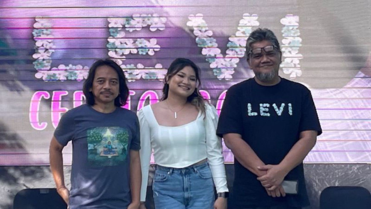 Dewa Budjana, Levi dan Lemmy R Ibrahim saat dijumpai usai konferensi pers di Jakarta Selatan, Jumat (6/1/2023) (ANTARA/Lifia Mawaddah Putri)