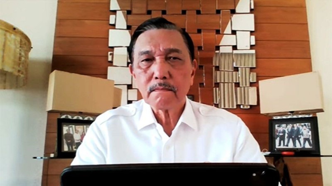 Foto dokumentasi. Tangkapan layar - Menko Kemaritiman dan Investasi Luhut Binsar Pandjaitan dalam Green Port Awards 2022, Rabu (28/12/2022). ANTARA/Youtube Kemenko Kemaritiman dan Investasi/am.