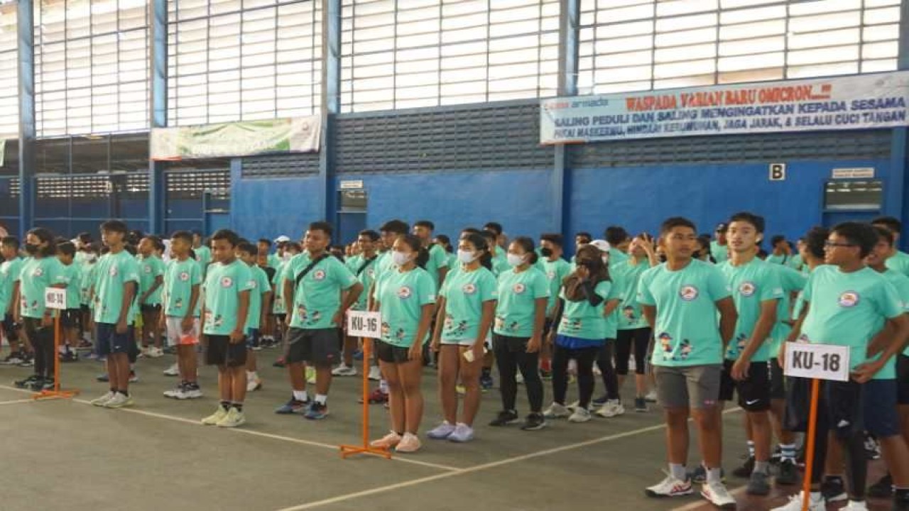 Pembukaan Kejuaraan Nasional Tenis Yunior New Armada CUP XXV di Magalang. (ANTARA/HO - Bagian Prokompim Kabupaten Magelang)