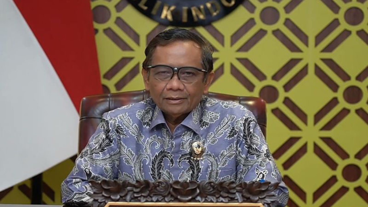 Tangkapan layar - Menteri Koordinator Bidang Politik, Hukum, dan Keamanan Mahfud MD saat memberikan keterangan pers, sebagaimana dipantau melalui kanal YouTube Kemenko Polhukam RI di Jakarta, Kamis (12/1/2023). ANTARA/Tri Meilani Ameliya.